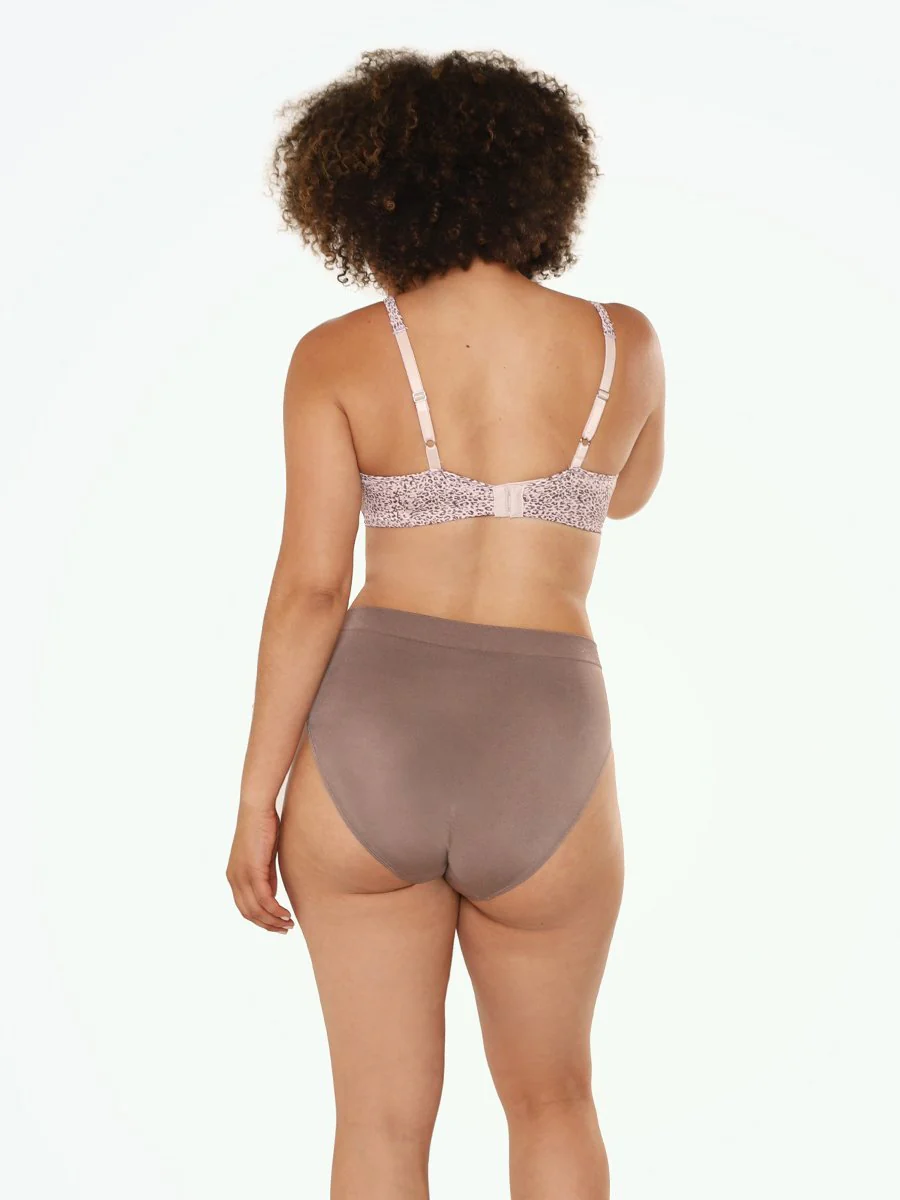 Wacoal® B-Smooth® Hi Cut Brief - Image 13
