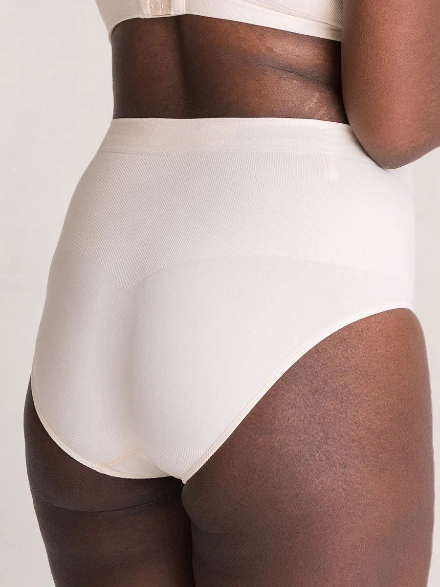 Shapermint Essentials All Day Every Day Mid-Waisted Shaper Panty - Image 3