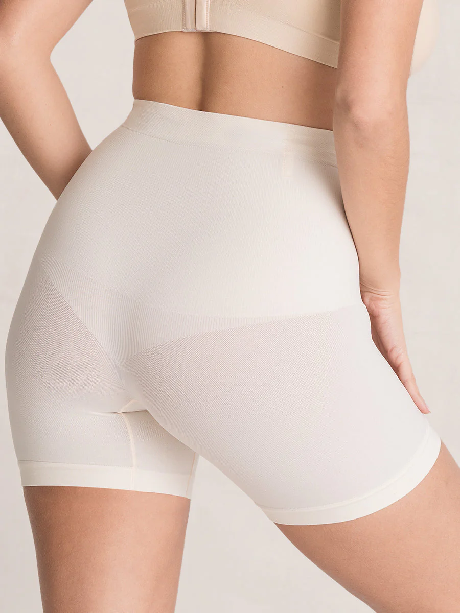 Shapermint Essentials All Day Every Day Mid-Waisted Shaper Short - Image 4