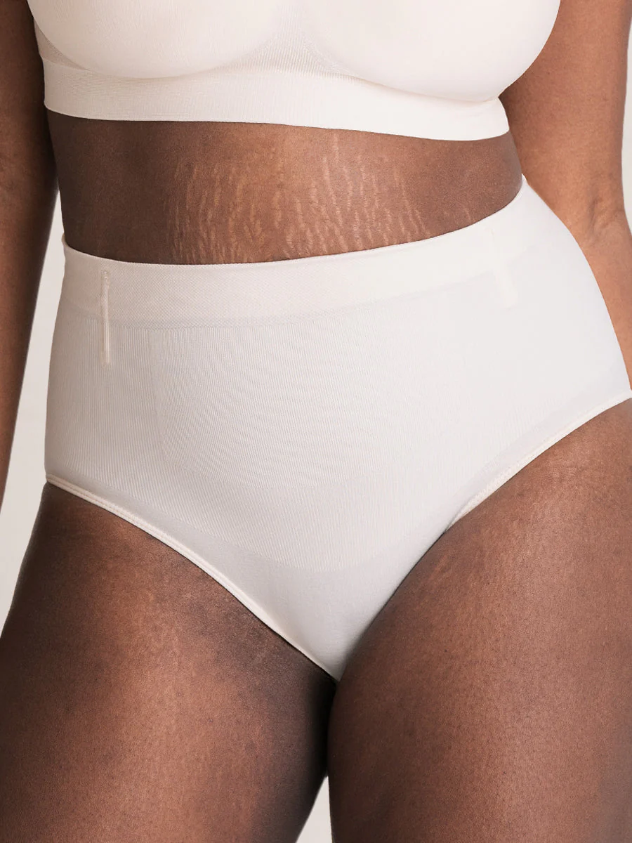 Shapermint Essentials All Day Every Day Mid-Waisted Shaper Panty - Image 6