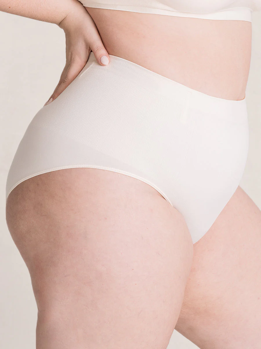 Shapermint Essentials All Day Every Day Mid-Waisted Shaper Panty - Image 7